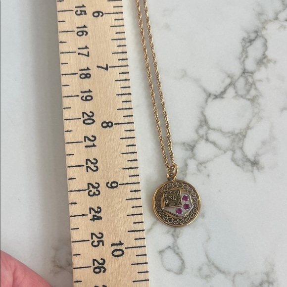 Elegant Gold Pendant Necklace with Pink Accents - Picture 2 of 4